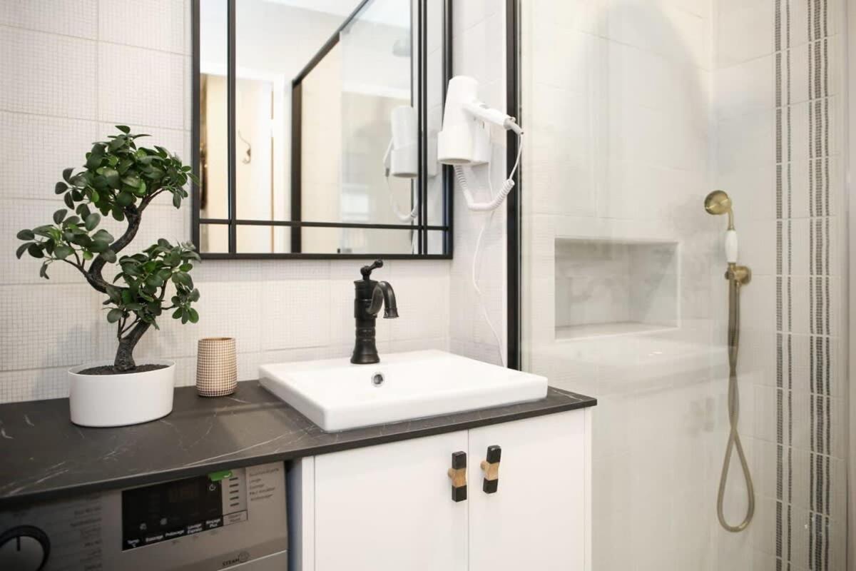 Magnifique Appartement Familial Grand Boulevard-4P - Flat-Guest Paris Bagian luar foto